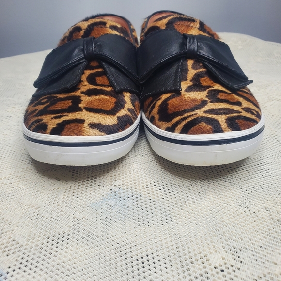 Kate spade Delise Calf Hair Leather Leopard print slip on Sneaker Bow size 6 B - Picture 3 of 10